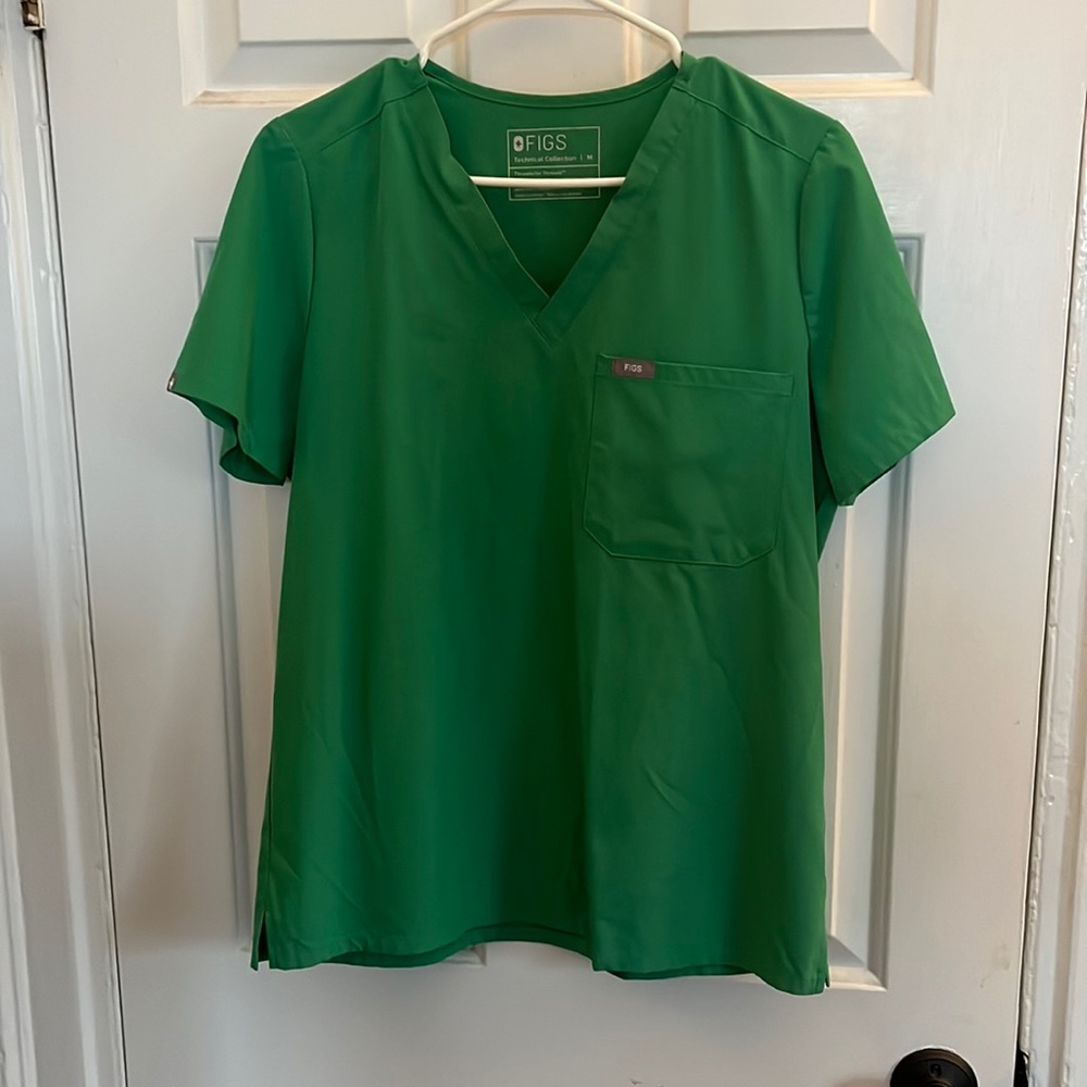 Basically new Figs Green Top